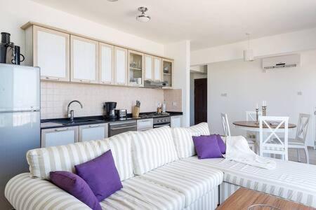 Joya Cyprus Mermaid Penthouse Apartment Agios Amvrosios  Kültér fotó