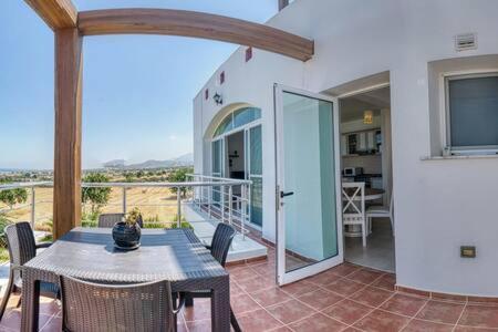 Joya Cyprus Mermaid Penthouse Apartment Agios Amvrosios  Kültér fotó
